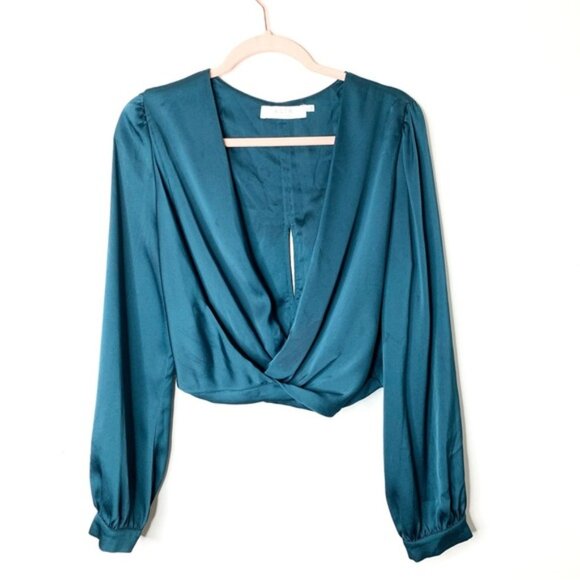 ASTR Women’s Blouse Cropped Surplice Wrap neckline Satin Emerald Green Size L - Picture 5 of 10